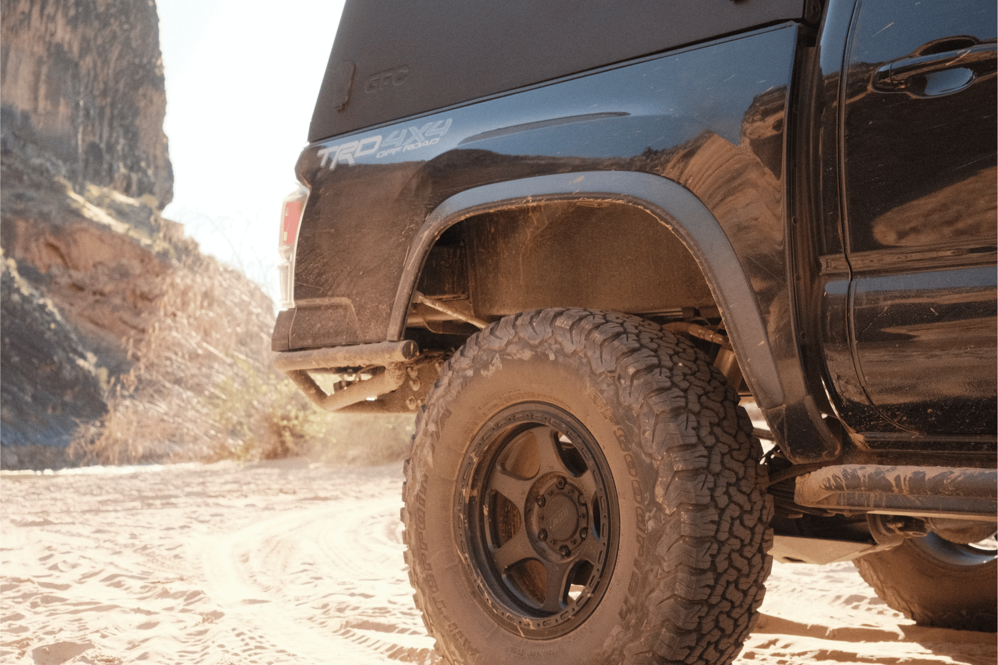 off-road toyota tacoma high clearance bumper fender cut adjustable bedside support endlinks